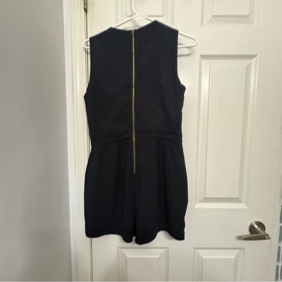 Abercrombie & Fitch Faux Wrap Skort Romper V-neck Black in Sz 6 - Picture 6 of 8